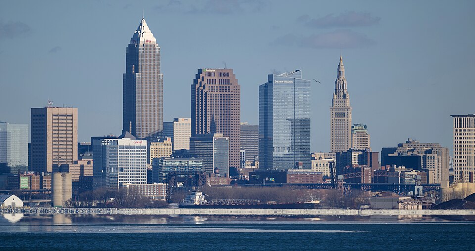 Cleveland, Ohio: Cleveland skyline from Lakewood Park, January 2026