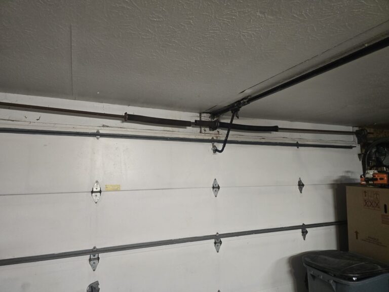 Garage door repair in Strongsville, OH, photo 2