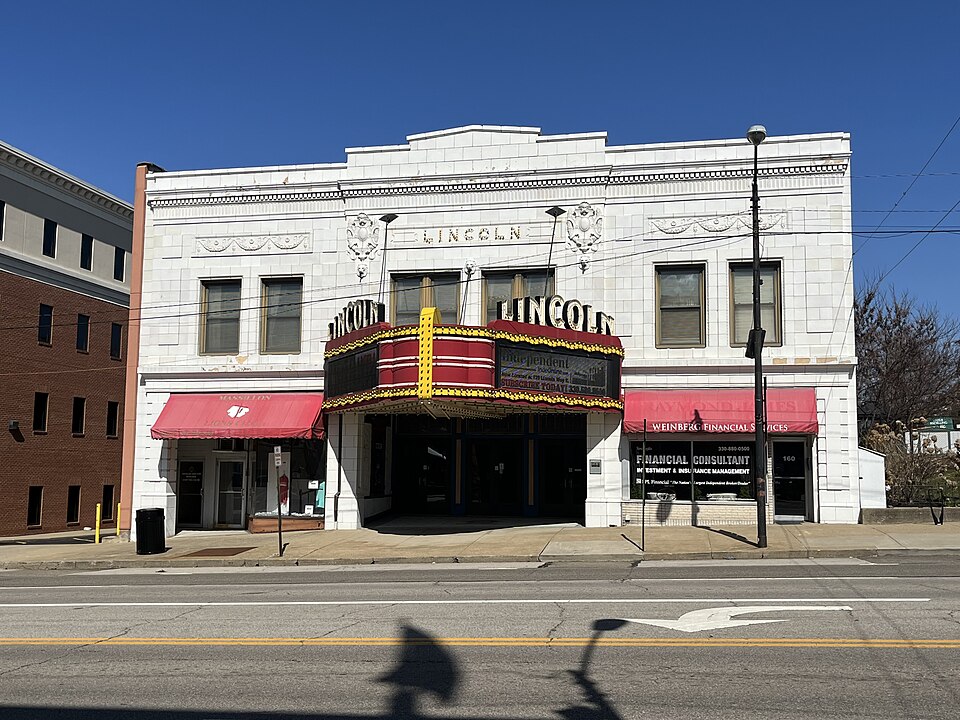 Massillon, Ohio: Lions Lincoln Theatre in Massillon Ohio