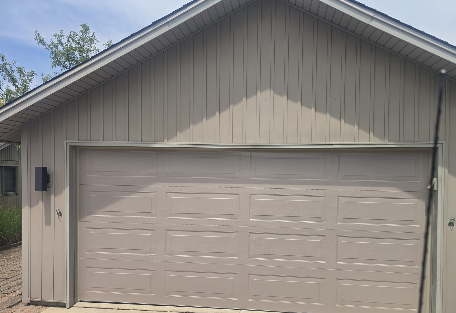Residential garage door on a Proactive Garage Door Repair job, photo 2