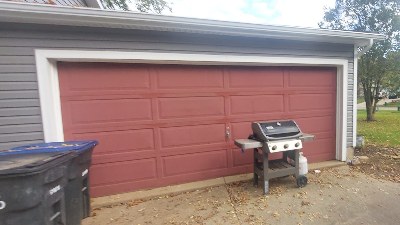 Residential garage door on a Proactive Garage Door Repair job, photo 2