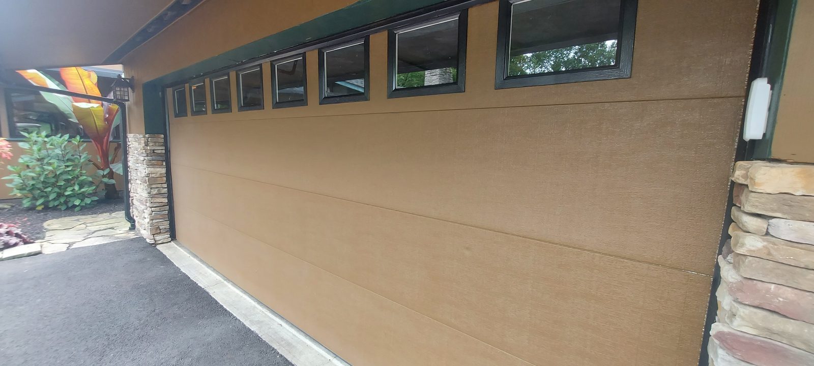 Residential garage door on a Proactive Garage Door Repair job, photo 4