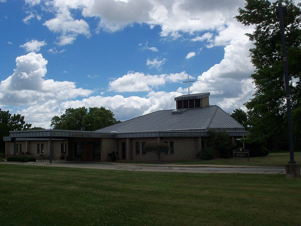 Streetsboro, Ohio: St. Joan of Arc was built in 1987 in Streetsboro, Ohio