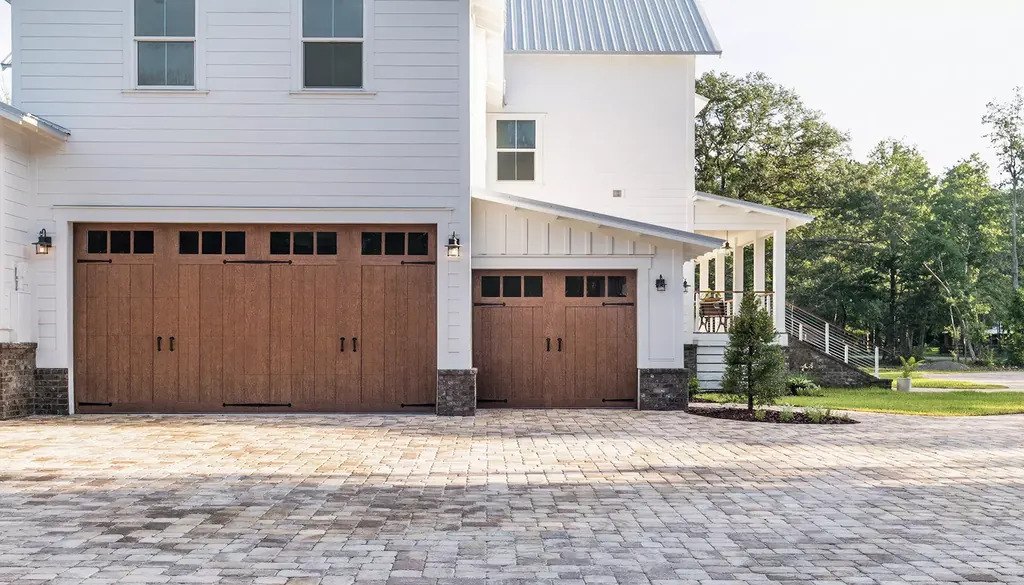 Clopay Canyon Ridge Carriage House (5-Layer) garage door, example 7