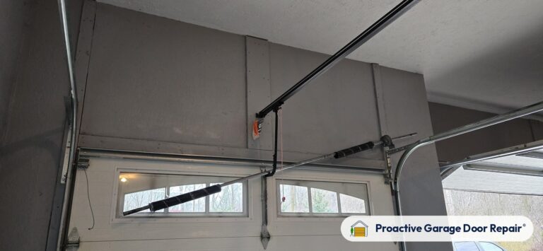 Garage door repair in Hinckley, OH, photo 1