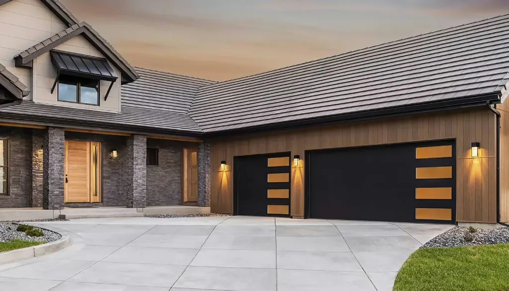 Clopay Modern Steel garage door, example 7