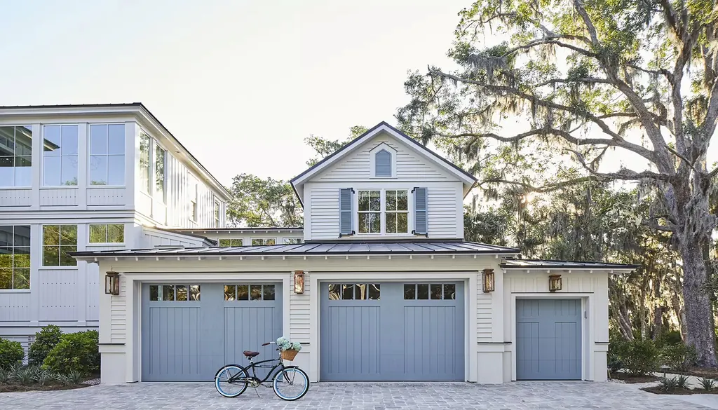 Clopay Canyon Ridge Carriage House (5-Layer) garage door, example 8